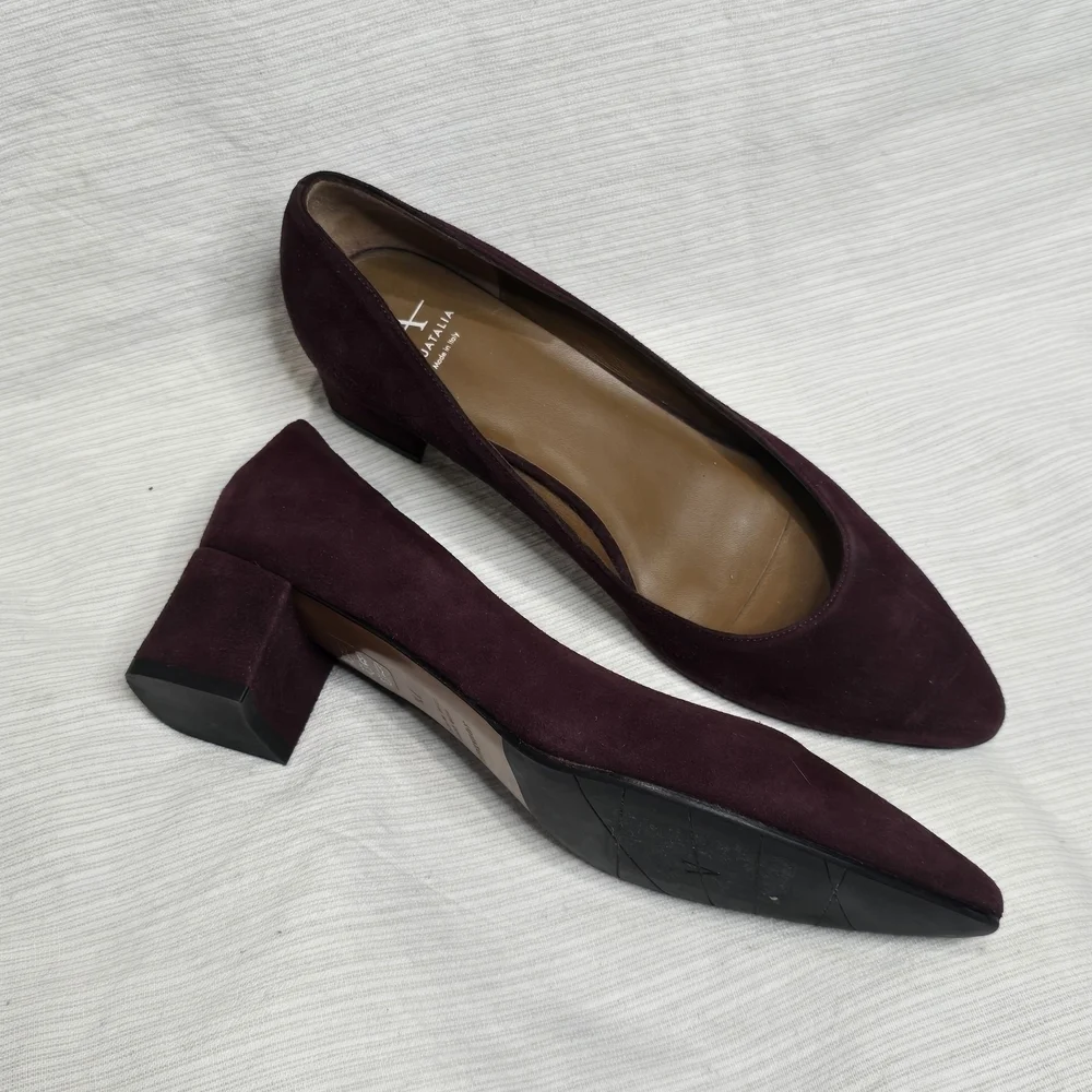 Aquatalia Women's Burgundy Suede Pumps Pointed-toe Size 7.5
